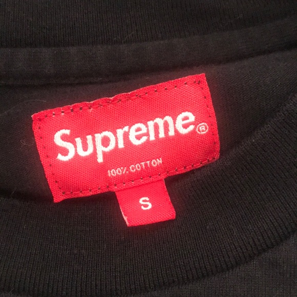 supreme neck label